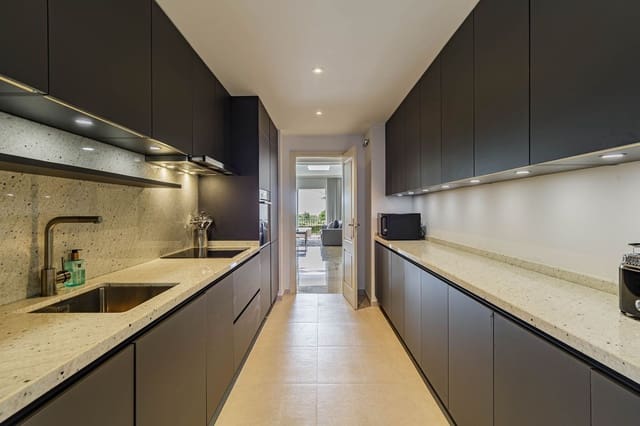 3 sovrum Lägenhet till salu i La Quinta, Benahavís med pool garage - 695 000 € (Ref: 9329695)