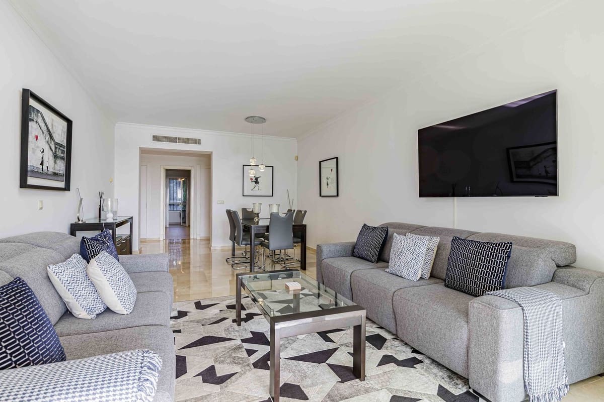 3 quarto Apartamento para venda em La Quinta com piscina garagem - 695 000 € (Ref: 9329695)