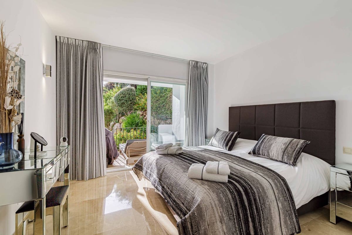 3 quarto Apartamento para venda em La Quinta com piscina garagem - 695 000 € (Ref: 9329695)