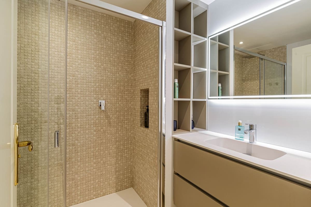 3 quarto Apartamento para venda em La Quinta com piscina garagem - 695 000 € (Ref: 9329695)