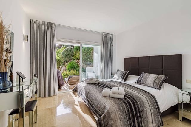 3 sovrum Lägenhet till salu i La Quinta, Benahavís med pool garage - 695 000 € (Ref: 9329695)