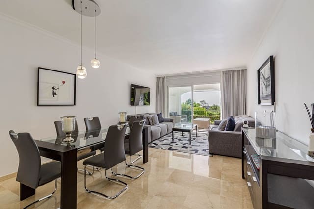 3 sovrum Lägenhet till salu i La Quinta, Benahavís med pool garage - 695 000 € (Ref: 9329695)