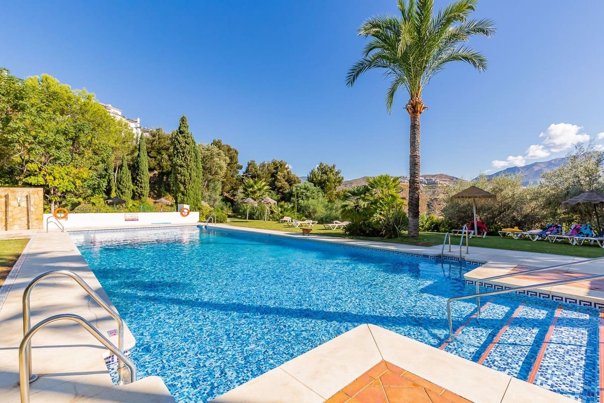 3 quarto Apartamento para venda em La Quinta com piscina garagem - 695 000 € (Ref: 9329695)