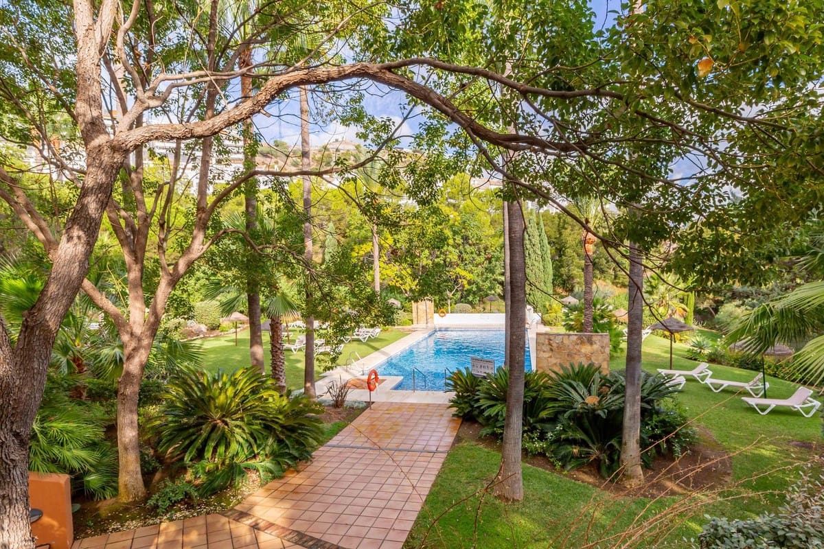 3 quarto Apartamento para venda em La Quinta com piscina garagem - 695 000 € (Ref: 9329695)