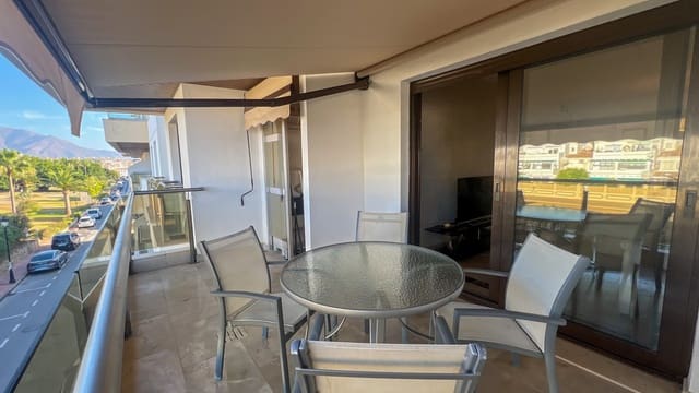 2 soveværelse Lejlighed til salg i La Duquesa / Puerto de la Duquesa, Manilva med swimmingpool - € 380.000 (Ref: 9329714)