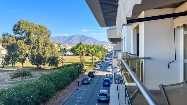 2 soveværelse Lejlighed til salg i La Duquesa / Puerto de la Duquesa, Manilva med swimmingpool - € 380.000 (Ref: 9329714)