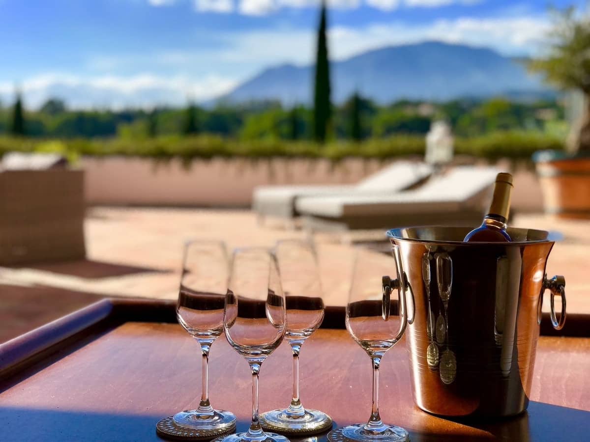 3 sypialnia Apartament na sprzedaż w Los Flamingos z basenem garażem - 1 050 000 € (Ref: 9329716)