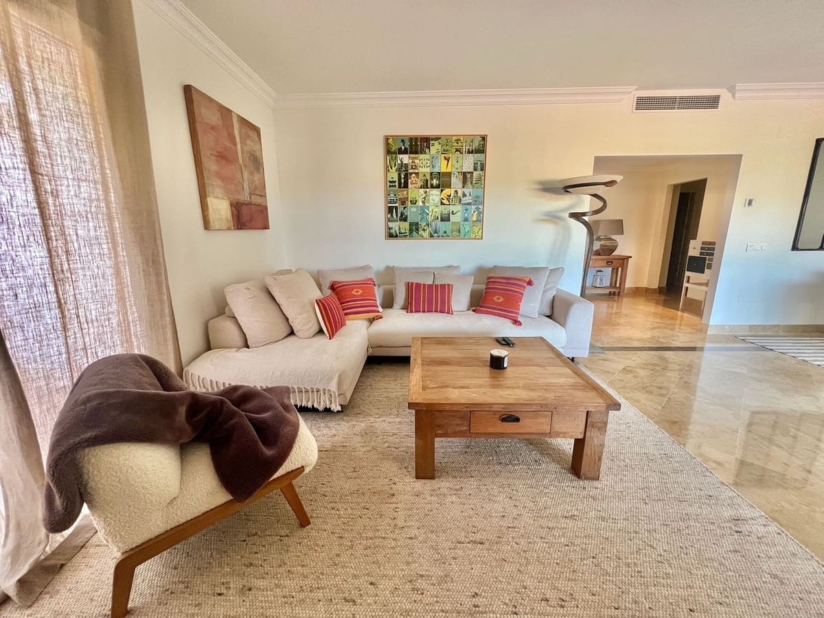 3 sypialnia Apartament na sprzedaż w Los Flamingos z basenem garażem - 1 050 000 € (Ref: 9329716)