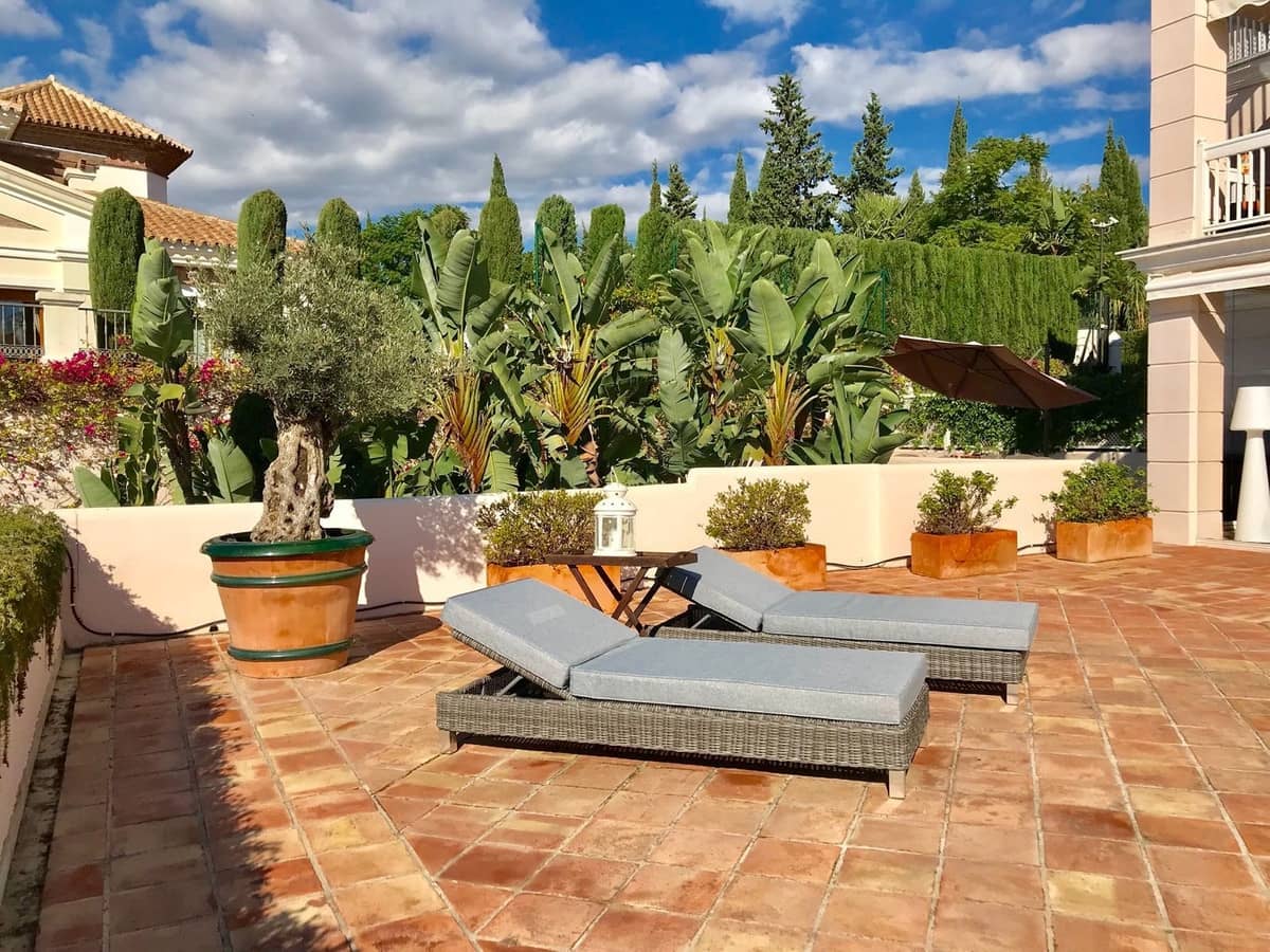 3 sypialnia Apartament na sprzedaż w Los Flamingos z basenem garażem - 1 050 000 € (Ref: 9329716)