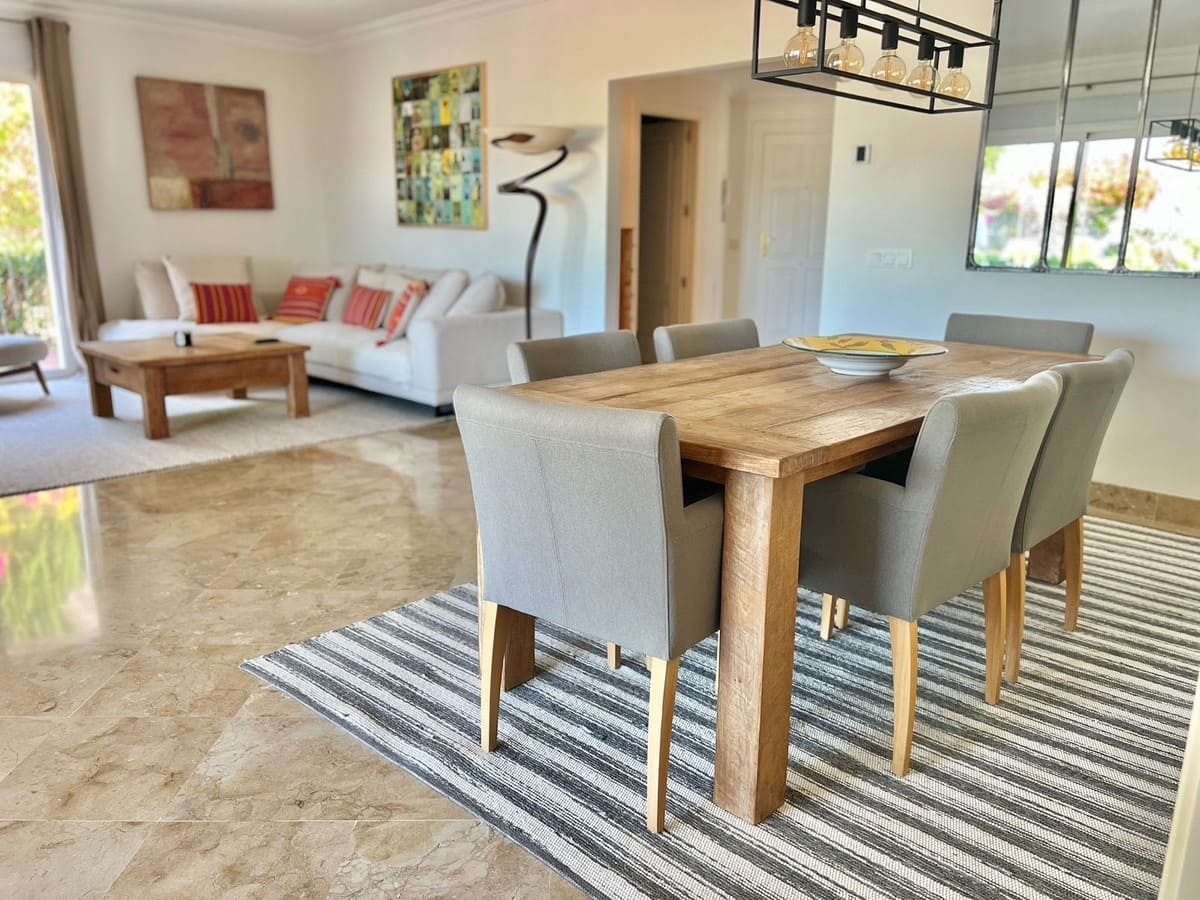 3 sypialnia Apartament na sprzedaż w Los Flamingos z basenem garażem - 1 050 000 € (Ref: 9329716)