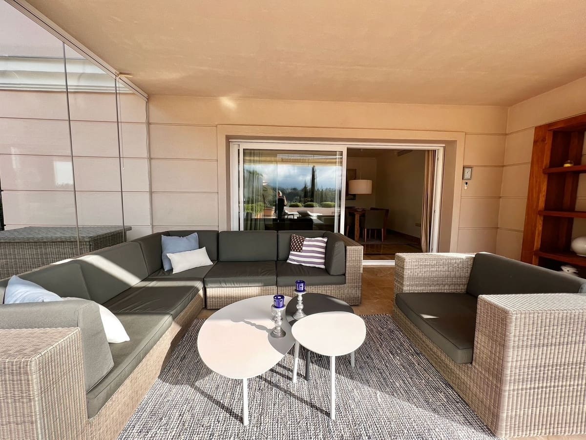 3 sypialnia Apartament na sprzedaż w Los Flamingos z basenem garażem - 1 050 000 € (Ref: 9329716)