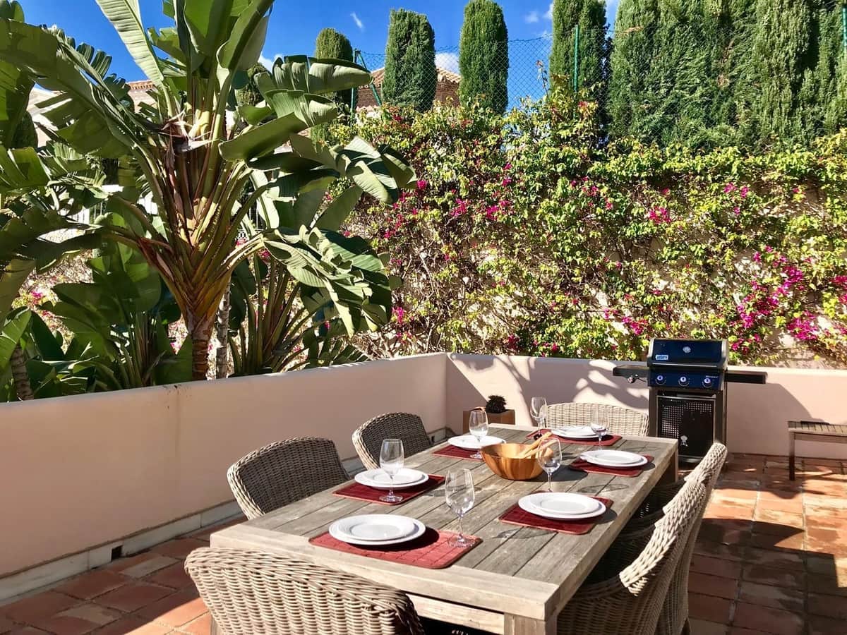 3 sypialnia Apartament na sprzedaż w Los Flamingos z basenem garażem - 1 050 000 € (Ref: 9329716)