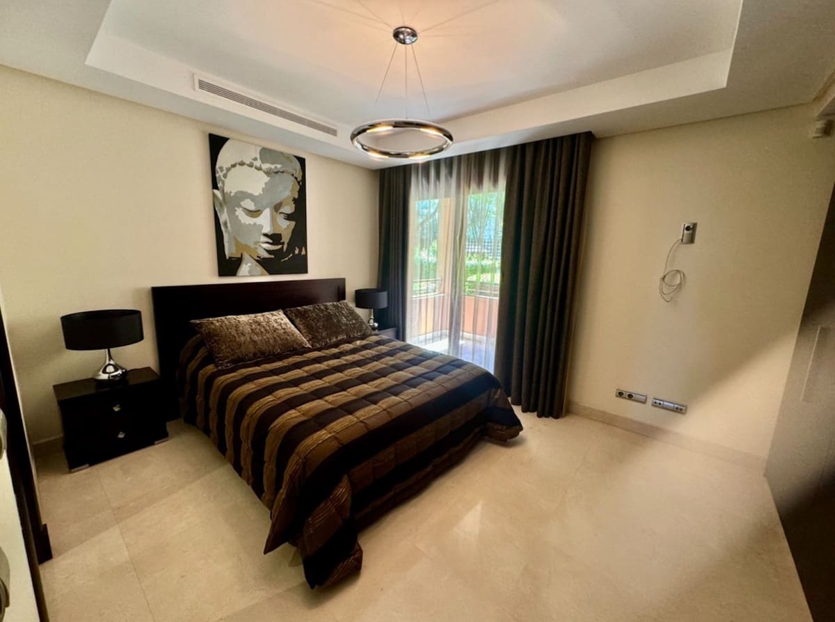 2 soverom Leilighet til salgs i Puerto Banus med svømmebasseng garasje - € 1 650 000 (Ref: 9329717)