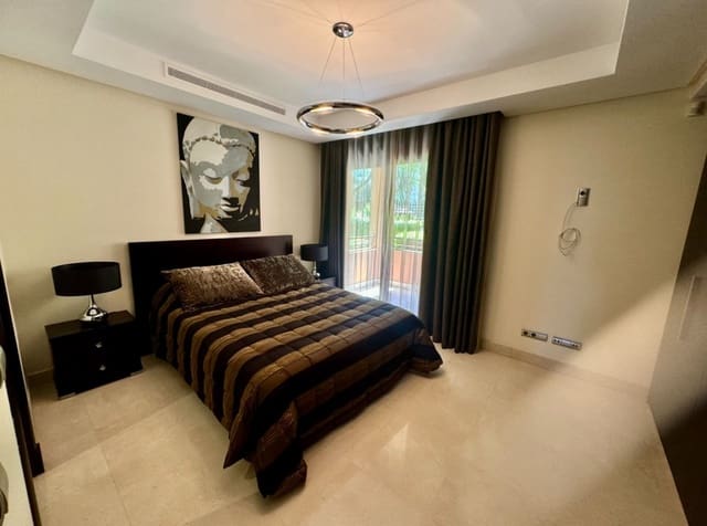 2 soverom Leilighet til salgs i Puerto Banus, Marbella med svømmebasseng garasje - € 1 650 000 (Ref: 9329717)