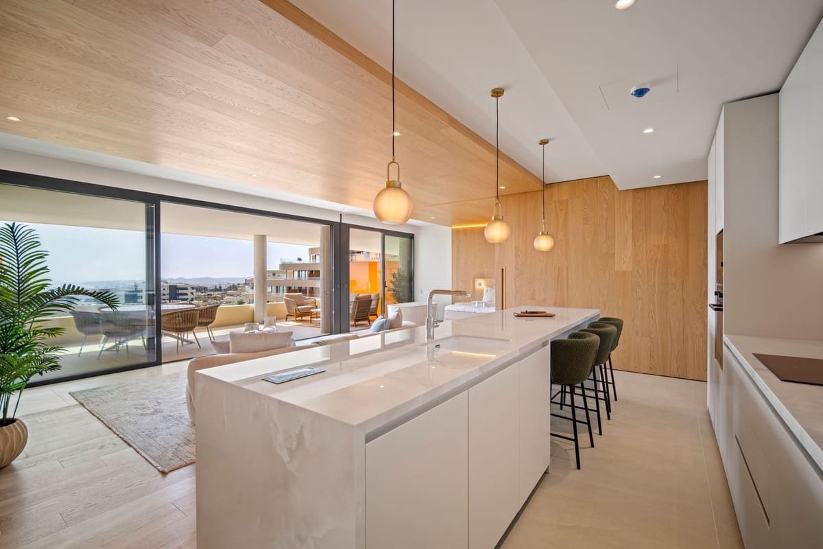 3 sypialnia Apartament na sprzedaż w Fuengirola z basenem garażem - 1 100 000 € (Ref: 9329734)