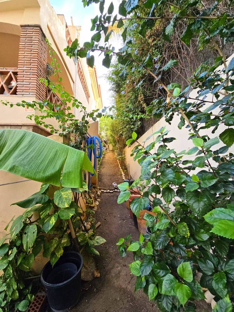 4 soverom Kjedet enebolig til salgs i Riviera del Sol med svømmebasseng garasje - € 795 000 (Ref: 9329736)