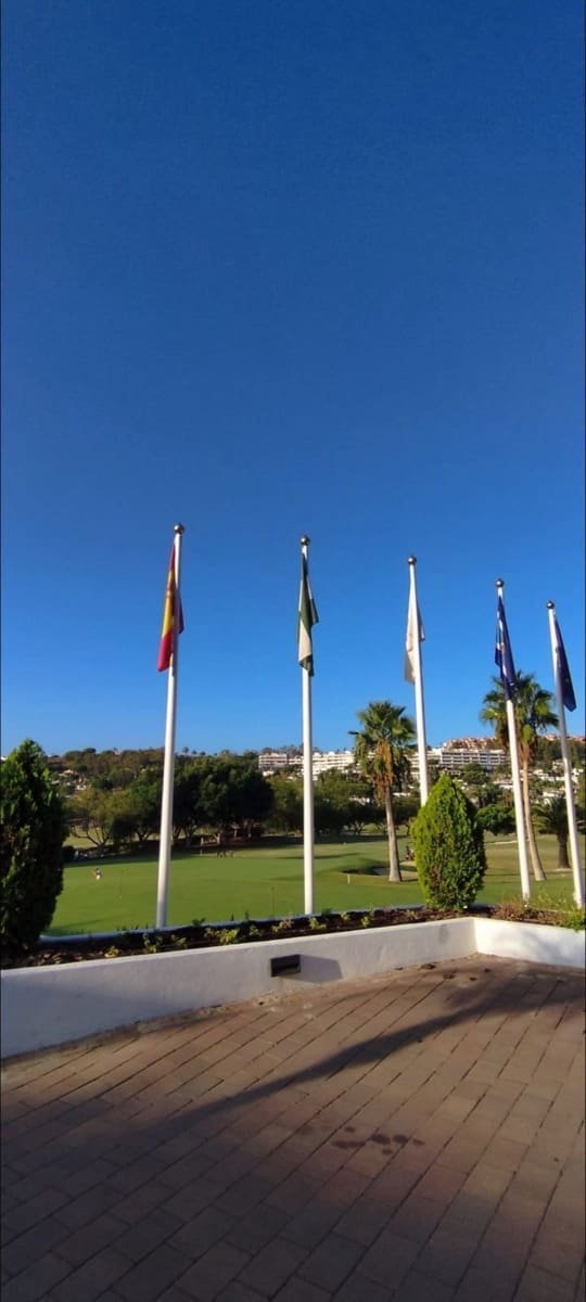 2 bedroom Apartment for sale in Nueva Andalucia with pool garage - € 640,000 (Ref: 9337098)