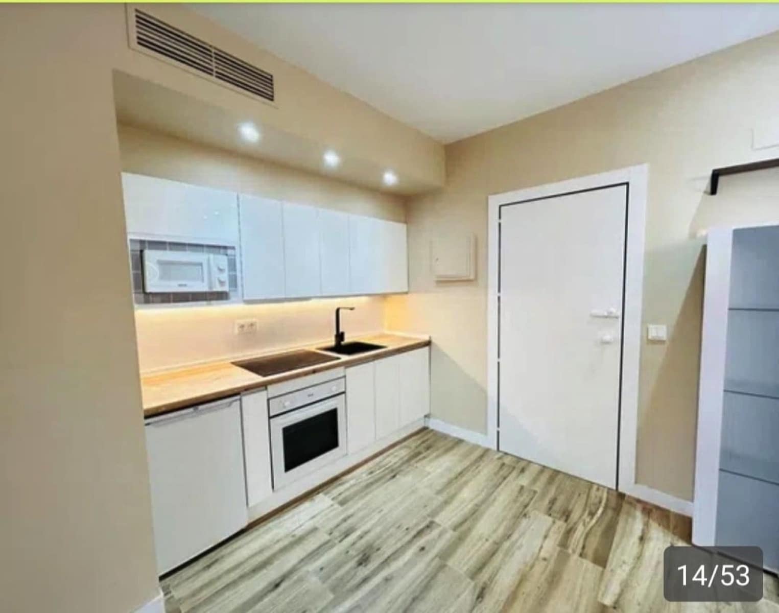 2 bedroom Apartment for sale in Nueva Andalucia with pool garage - € 640,000 (Ref: 9337098)