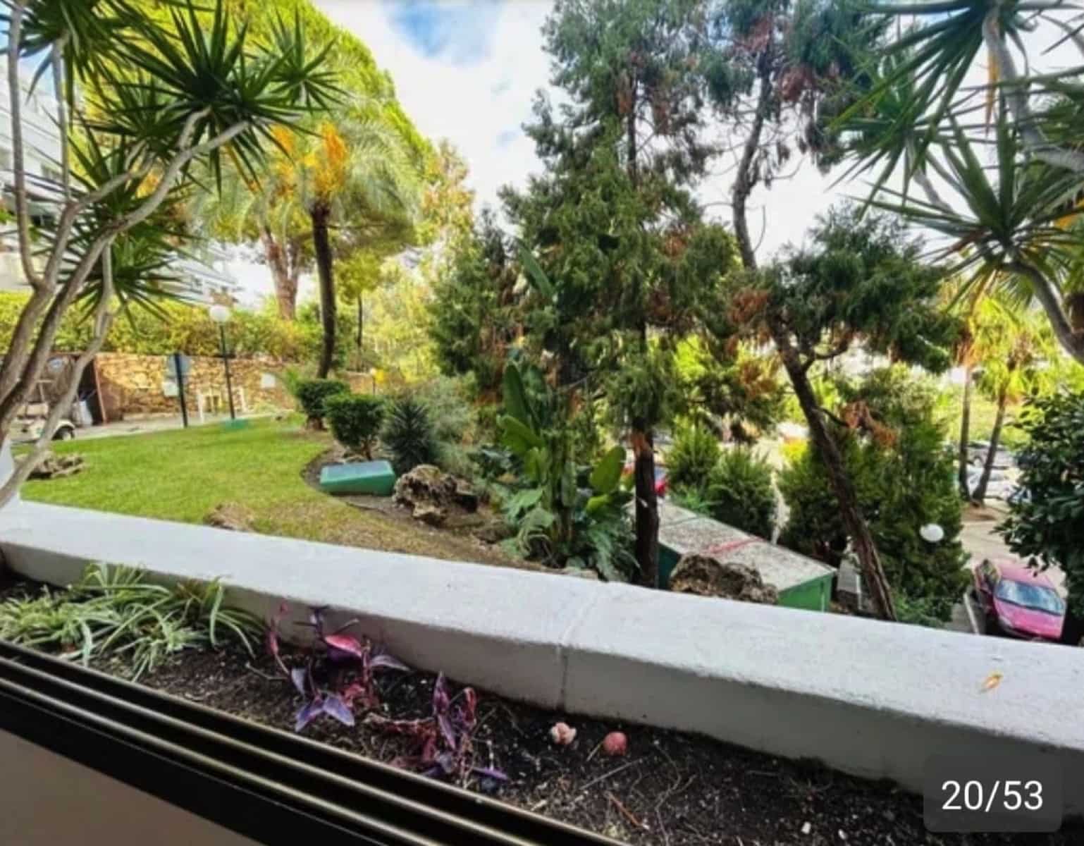 2 bedroom Apartment for sale in Nueva Andalucia with pool garage - € 640,000 (Ref: 9337098)