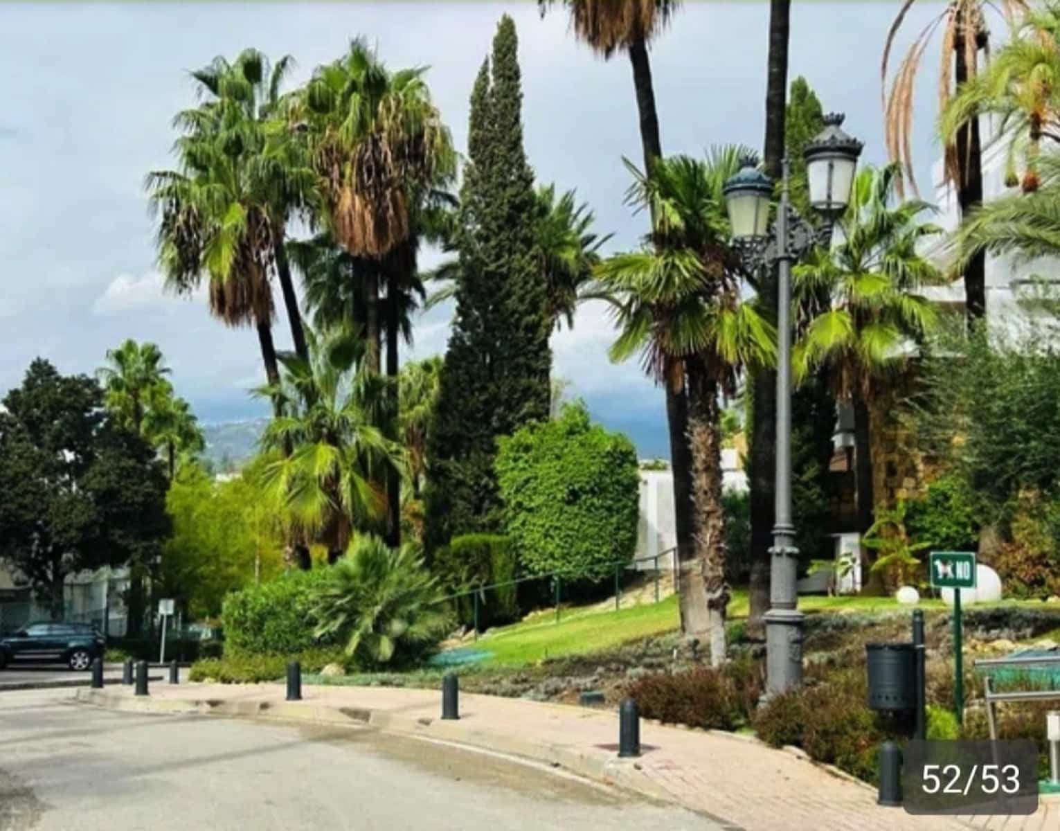 2 bedroom Apartment for sale in Nueva Andalucia with pool garage - € 640,000 (Ref: 9337098)