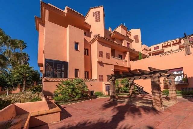 2 bedroom Apartment for sale in El Paraiso, Estepona with pool - € 235,000 (Ref: 9337105)