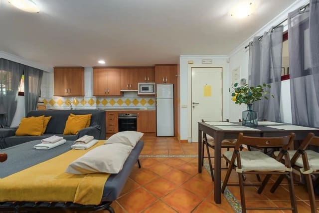 2 bedroom Apartment for sale in El Paraiso, Estepona with pool - € 235,000 (Ref: 9337105)