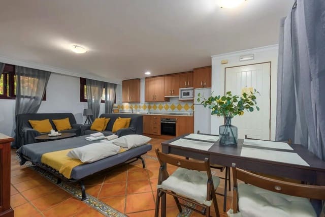 2 bedroom Apartment for sale in El Paraiso, Estepona with pool - € 235,000 (Ref: 9337105)