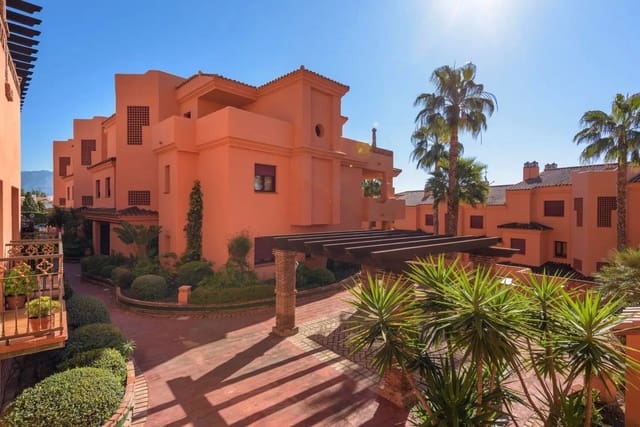 2 bedroom Apartment for sale in El Paraiso, Estepona with pool - € 235,000 (Ref: 9337105)