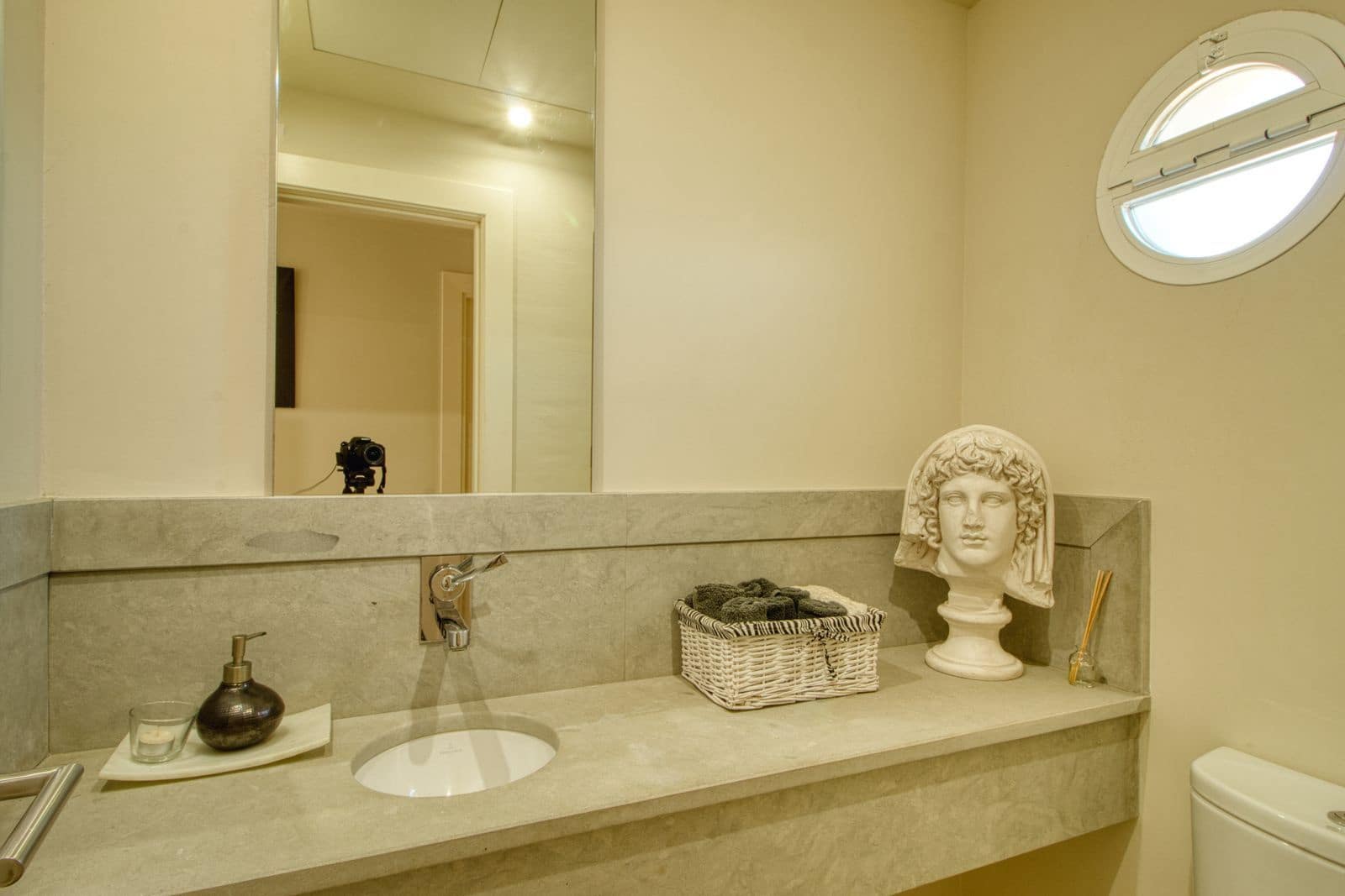 2 bedroom Apartment for sale in Casares with pool - € 535,000 (Ref: 9337271)