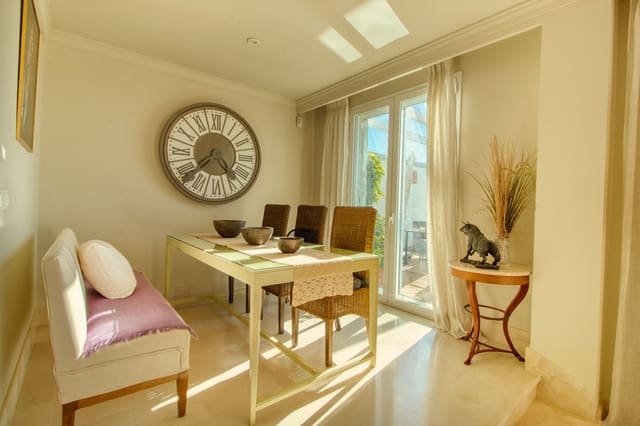 Apartamento de 2 habitaciones en Casares en venta con piscina - 535.000 € (Ref: 9337271)