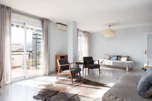 3 soverom Penthouse til salgs i Torrequebrada, Benalmádena med svømmebasseng garasje - € 549 000 (Ref: 9337272)