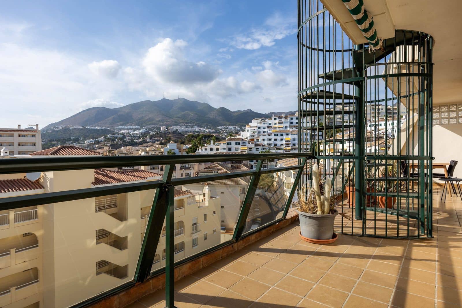 3 slaapkamer Penthouse te koop in Torrequebrada met zwembad garage - € 549.000 (Ref: 9337272)