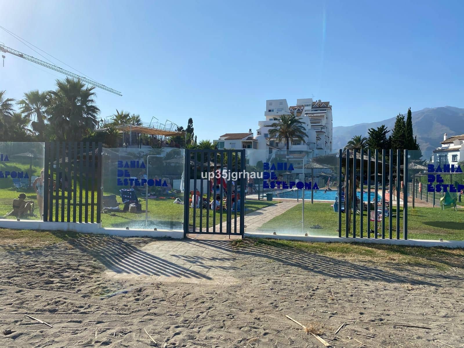 2 bedroom Apartment for sale in Estepona with pool - € 335,000 (Ref: 9338815)