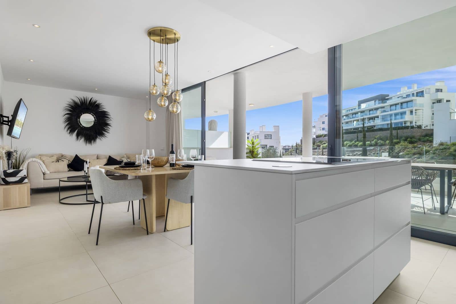 2 bedroom Apartment for sale in Fuengirola with pool garage - € 569,000 (Ref: 9339121)