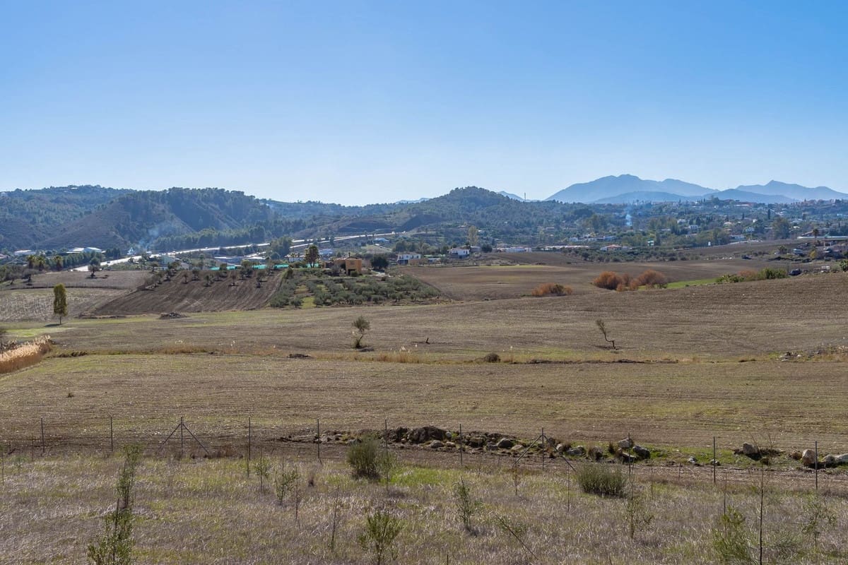 5 soverom Villa til salgs i Coin med svømmebasseng garasje - € 649 000 (Ref: 9343525)