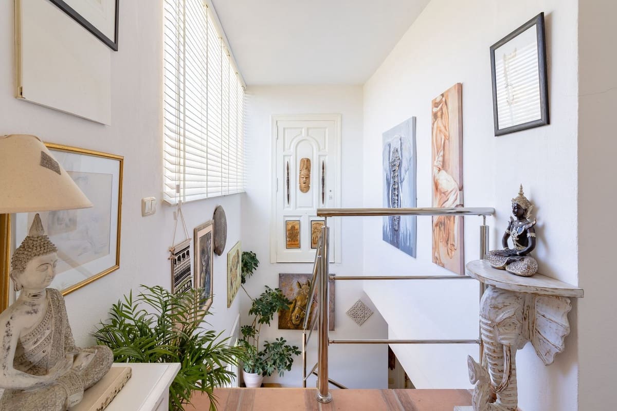 5 soverom Villa til salgs i Coin med svømmebasseng garasje - € 649 000 (Ref: 9343525)