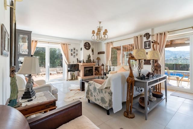 5 soveværelse Villa til salg i Coín med swimmingpool garage - € 649.000 (Ref: 9343525)