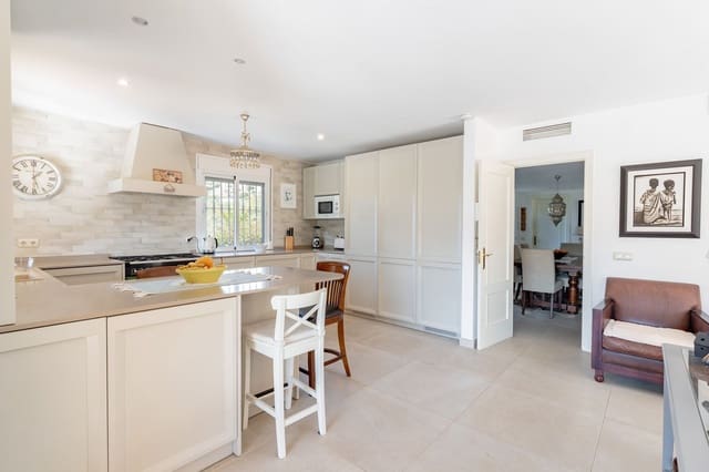 5 sovrum Villa till salu i Coín med pool garage - 649 000 € (Ref: 9343525)