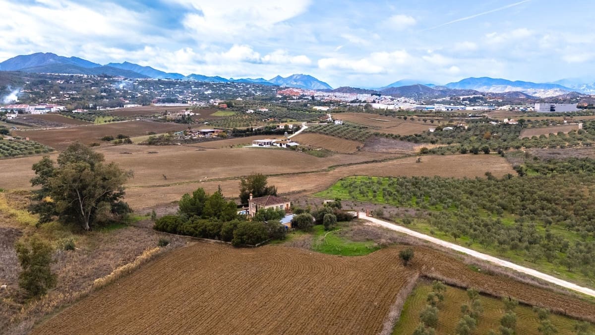 5 quarto Moradia para venda em Coin com piscina garagem - 649 000 € (Ref: 9343525)