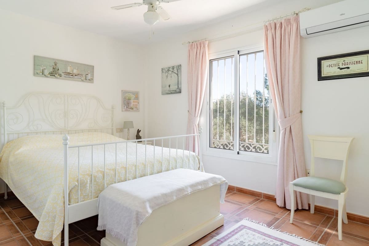 5 quarto Moradia para venda em Coin com piscina garagem - 649 000 € (Ref: 9343525)