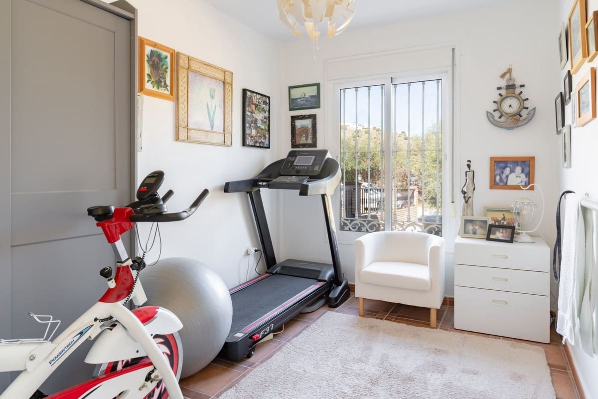 5 quarto Moradia para venda em Coin com piscina garagem - 649 000 € (Ref: 9343525)