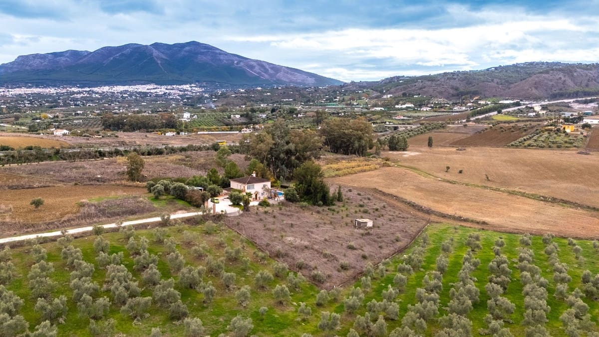 5 quarto Moradia para venda em Coin com piscina garagem - 649 000 € (Ref: 9343525)