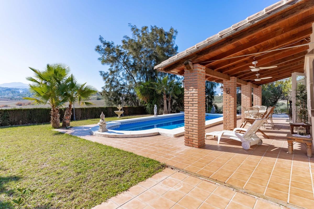 5 quarto Moradia para venda em Coin com piscina garagem - 649 000 € (Ref: 9343525)