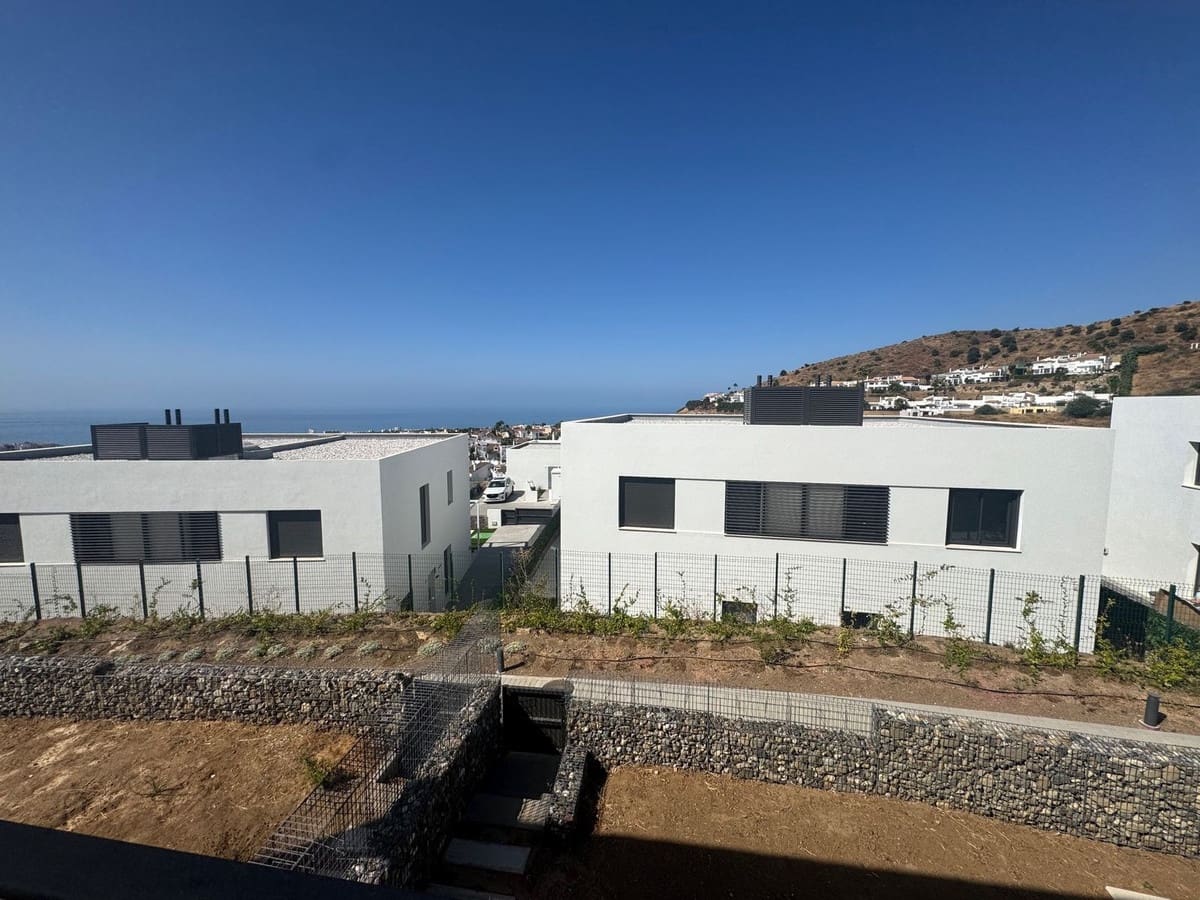 3 sypialnia Dom na sprzedaż w Riviera del Sol z basenem garażem - 635 000 € (Ref: 9347941)