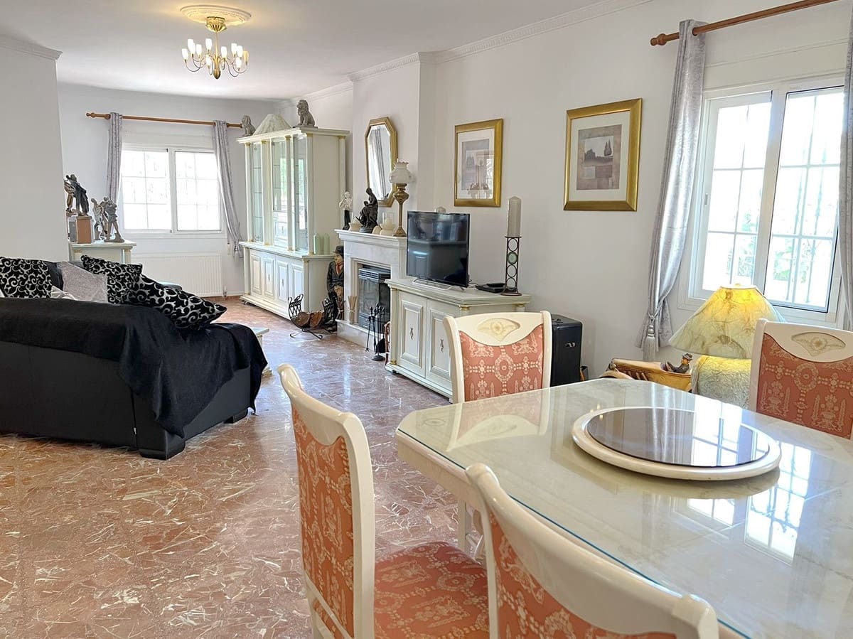 5 quarto Moradia para venda em Mijas com piscina garagem - 788 000 € (Ref: 9353947)