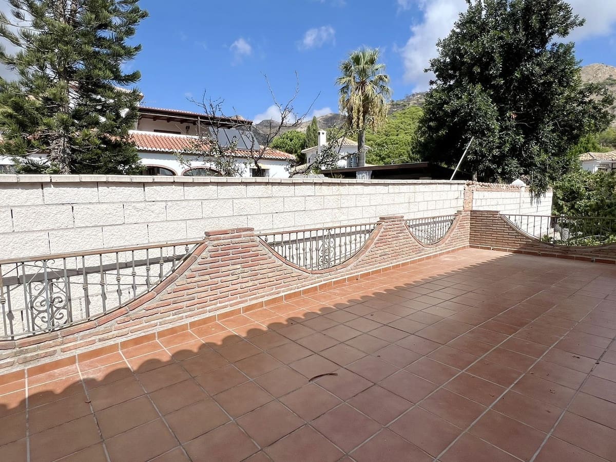 5 quarto Moradia para venda em Mijas com piscina garagem - 788 000 € (Ref: 9353947)