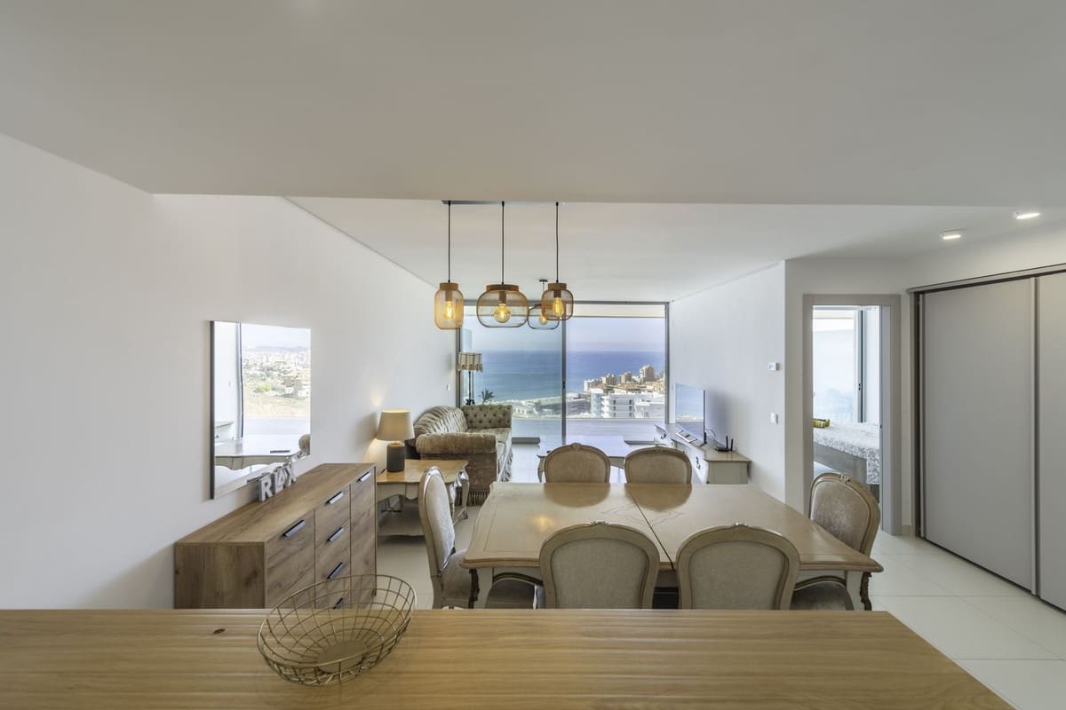 2 makuuhuone Huoneisto myytävänä paikassa Fuengirola mukana uima-altaan 
autotalli - 699 000 € (Ref: 9353996)