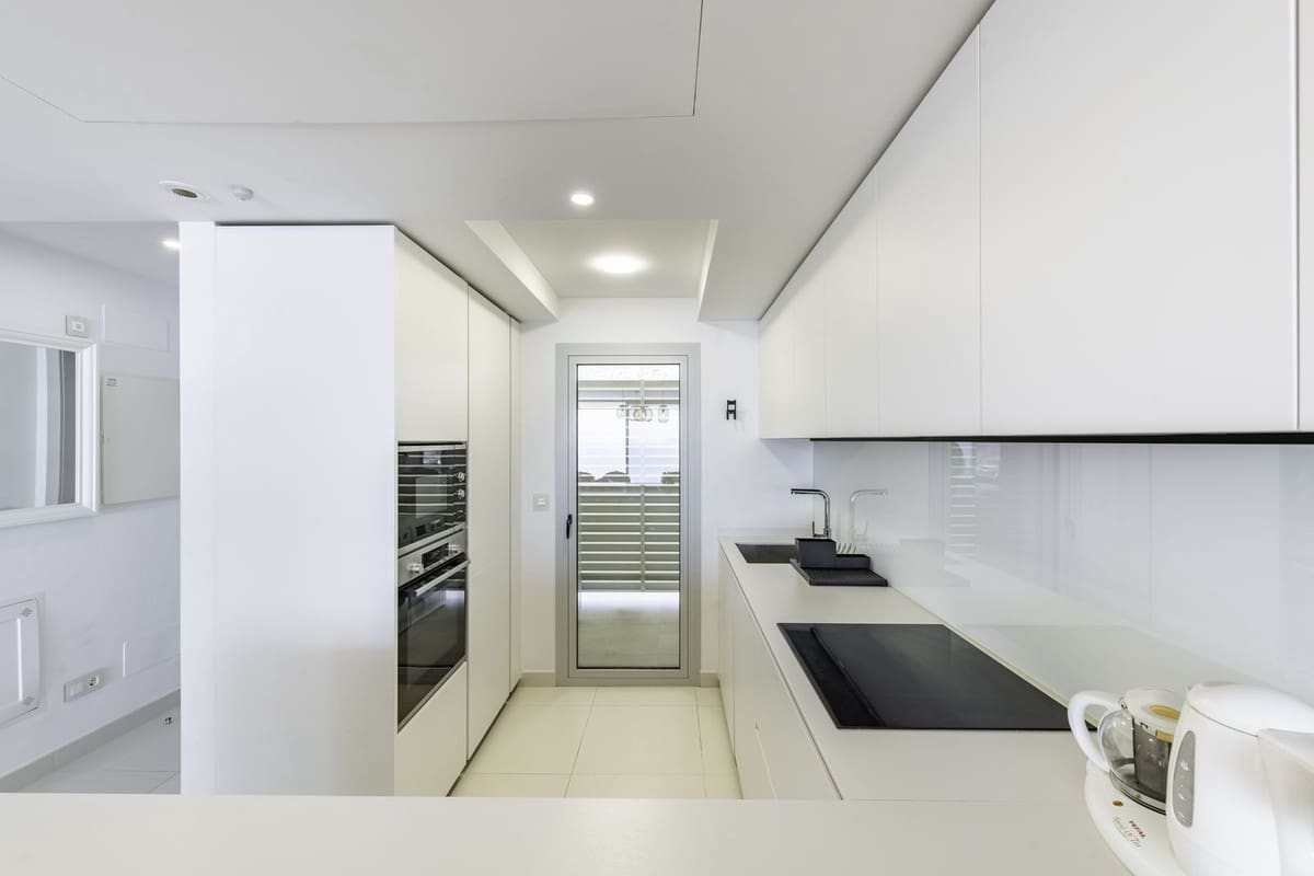 2 makuuhuone Huoneisto myytävänä paikassa Fuengirola mukana uima-altaan 
autotalli - 699 000 € (Ref: 9353996)