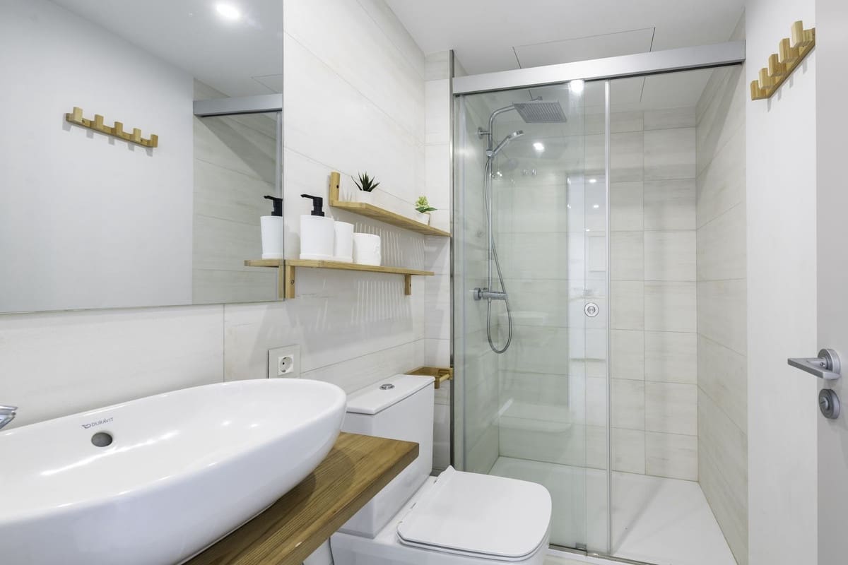 2 makuuhuone Huoneisto myytävänä paikassa Fuengirola mukana uima-altaan 
autotalli - 699 000 € (Ref: 9353996)