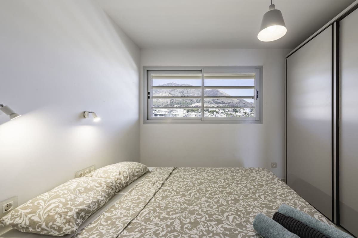 2 makuuhuone Huoneisto myytävänä paikassa Fuengirola mukana uima-altaan 
autotalli - 699 000 € (Ref: 9353996)